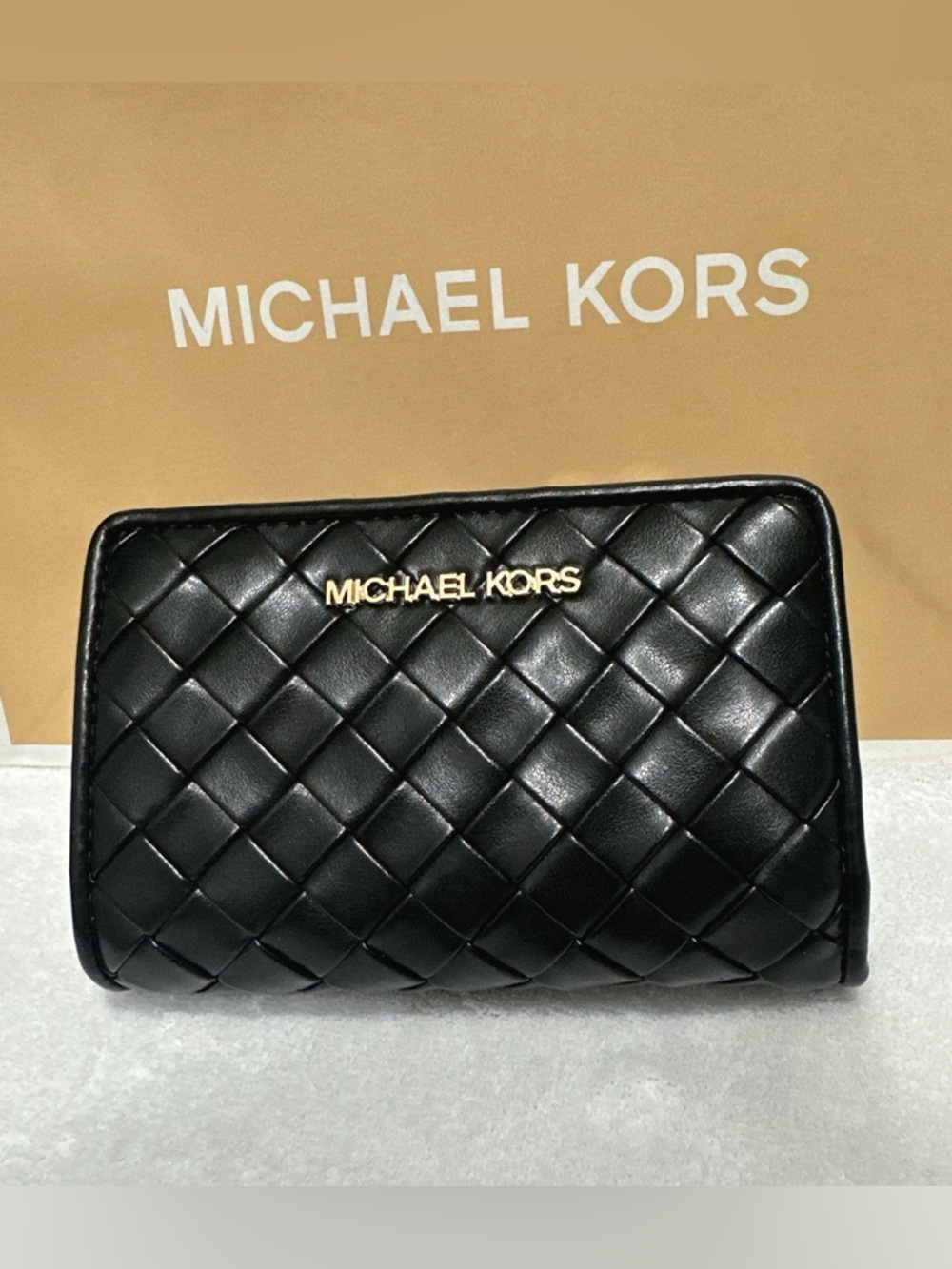 NWT! Michael Kors Jet Set Travel Wallet